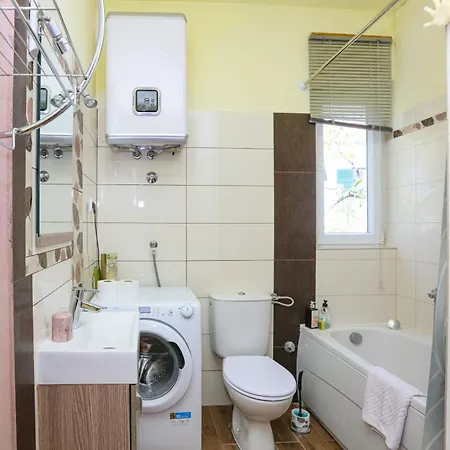 With Parking Space - 24719 Apartman