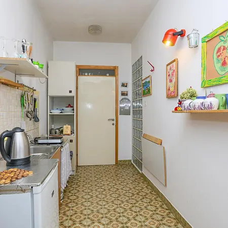 Apartman With Parking Space - 24719 Sibenik